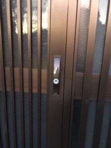 引き戸鍵交換