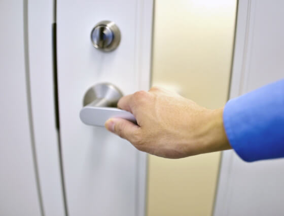 オフィスのドアイメージ