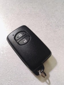 車の鍵の開錠　鍵トラブル