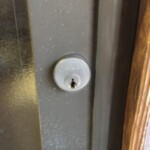 事務所のドアU9と鍵交換