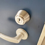 マンションドア鍵イメージ